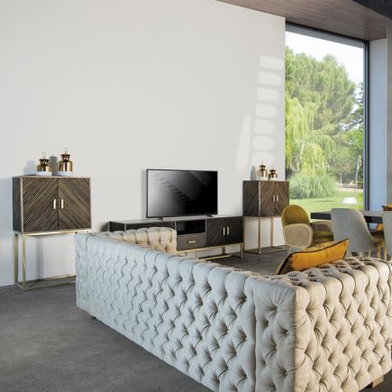 Ambiente decorado con el Mueble TV Madera de Mango Coupe