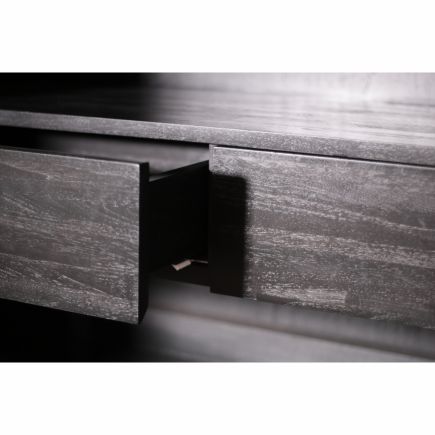 Detalle cajón Armario en Teca Negra Grooves