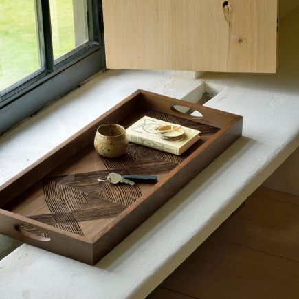 Vista Lateral Derecha Bandeja de Vidrio Walnut Linear Squares