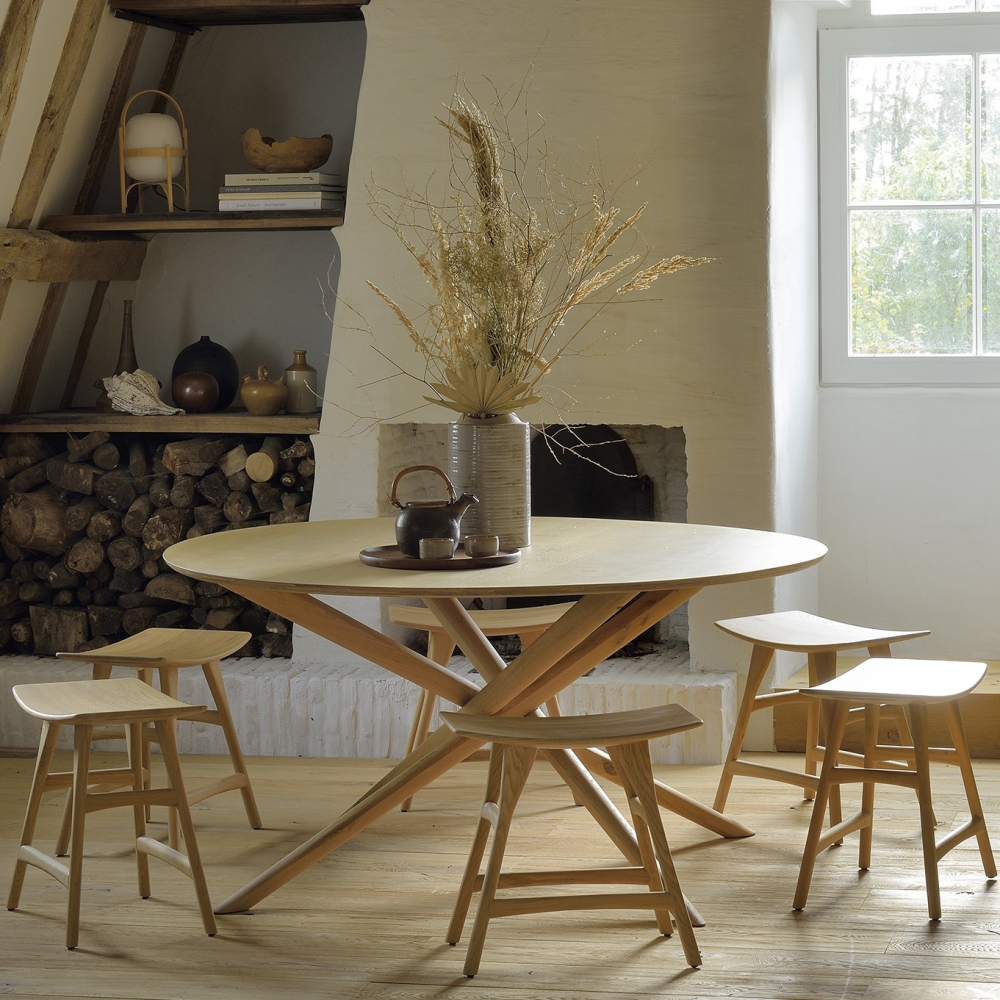 Oak stool 'Osso'