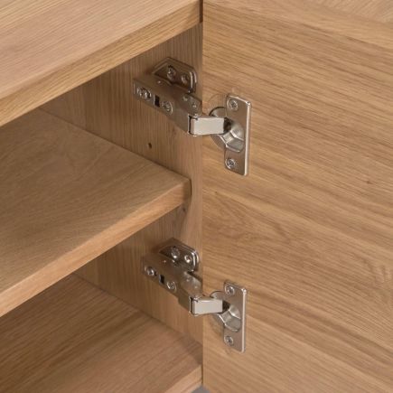Imagen de Detalle de la puerta Mueble TV Chapa Roble ‘Rasha’