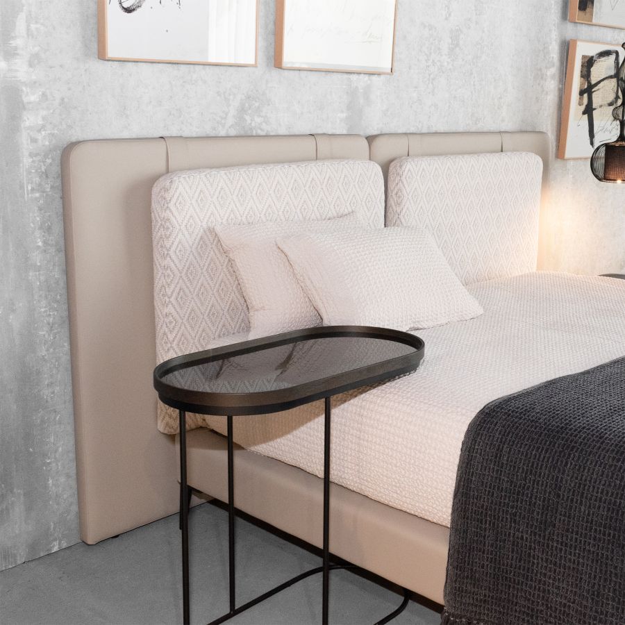 Saná' Headboard and Upholstered Base