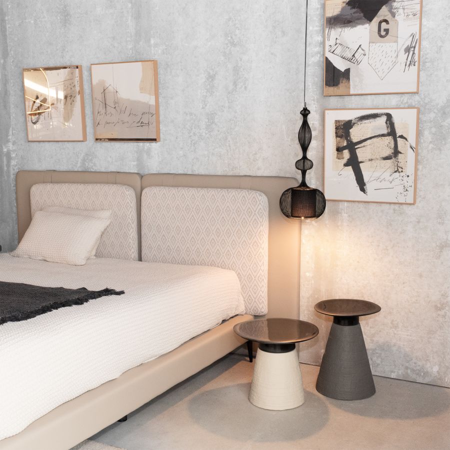 Saná' Headboard and Upholstered Base