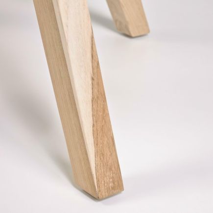 Imagen de Detalle de las Patas Mesa Redonda Madera ‘Maial’
