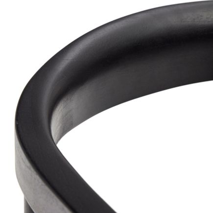 Imagen de Detalle Silla Exterior Apilable ‘Ydalia’ Negro Respaldo Cerca 