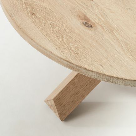 Imagen de Detalle Mesa de Centro Redonda Roble ‘Lotus’ Sobre Natural