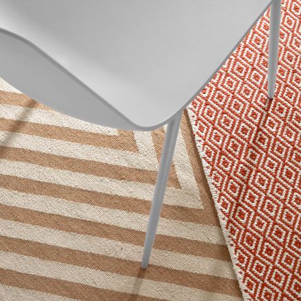 Foto en Ambiente Cerca Silla de Comedor ‘Whatts’ Gris