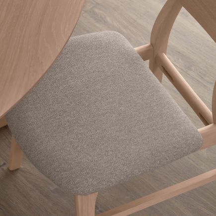 Foto en Ambiente Desde Arriba Silla de Comedor Madera ‘Selia’ Chapa de Roble