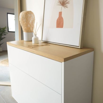 Foto en Ambiente Dormitorio Cómoda 3 Cajones Roble ‘Abilen’ Blanco