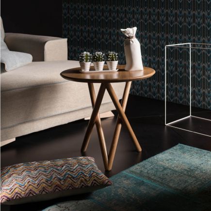 Salón con la Mesa Auxiliar Redonda de Madera Balivo
