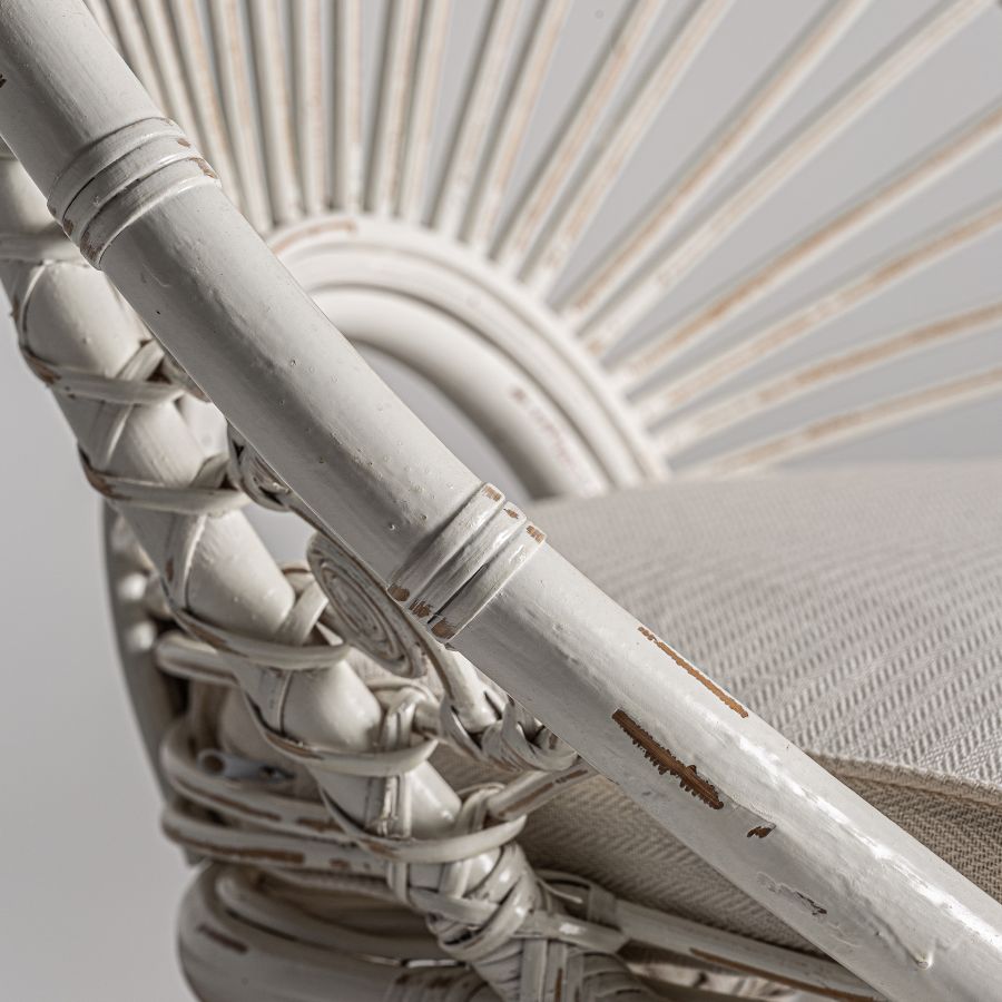 White Rattan Outdoor Armchair 'Vigouroux'