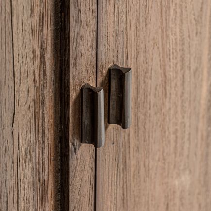 Imagen de Detalle Tiradores Vitrina de Madera de Teca Le Floch