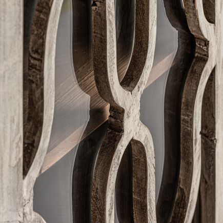 Imagen de Detalle Vitrina de Madera Dore