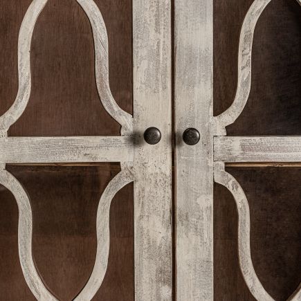 Imagen de Detalle Puertas Vitrina de Madera Dore
