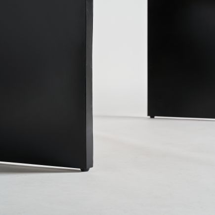 Imagen de Detalle Patas Mesa Comedor Madera y Hierro Grange