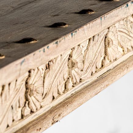Imagen de Detalle Tallado Mesa de Comedor Madera Costa