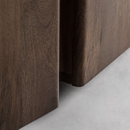 Detalle Buffet de Madera y Mango Corre