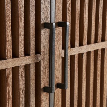 Imagen de Detalle Tiradores Aparador de Madera Fabre
