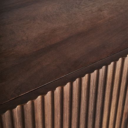 Imagen de Detalle Superior Aparador de Madera de Mango Lecoc