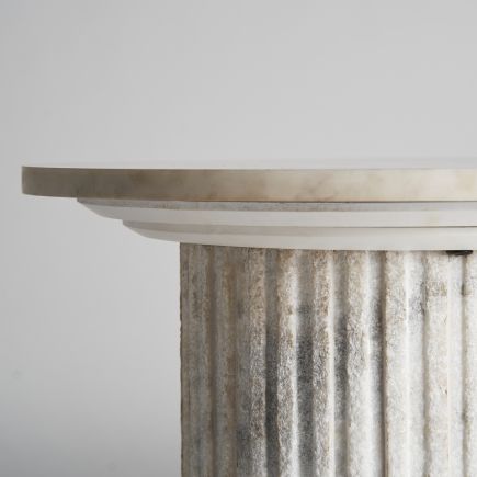 Imagen de Detalle Mesa Auxiliar Mármol y Madera Bosc