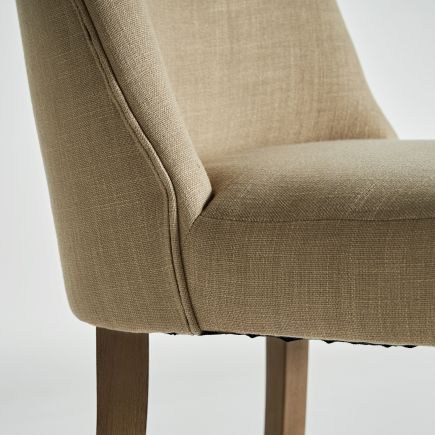 Detalle Silla de Comedor Tapizada Quentin
