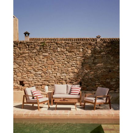 Foto en Ambiente Conjunto de Exterior Frares