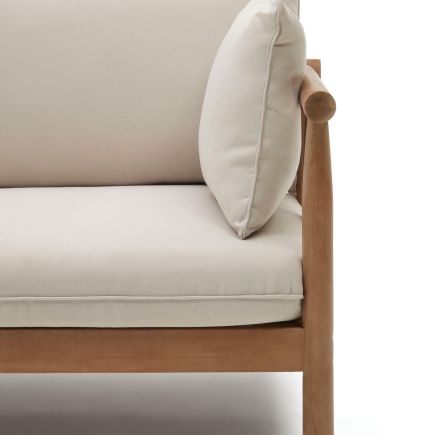 Vista Frontal Conjunto de Exterior Sacova