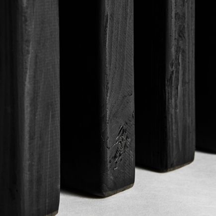 Imagen de Detalle Mesa Auxiliar Madera Pino ‘Charlet’