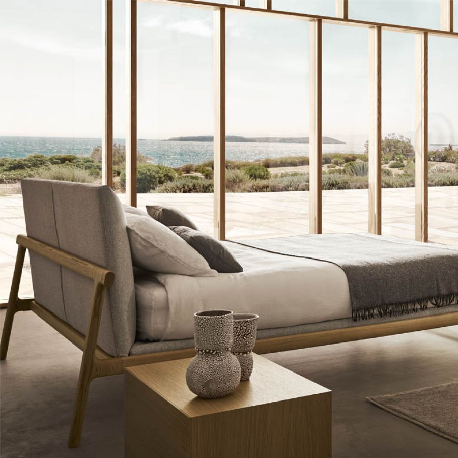 Fushimi' Upholstered Wooden Bed