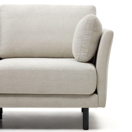 Imagen de Detalle Lateral Sofá 3 plazas Chaiselongue ‘Gilma’ Beige Patas Negras
