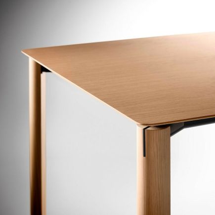 Imagen de Detalle Mesa de Comedor en Madera Laga Roble