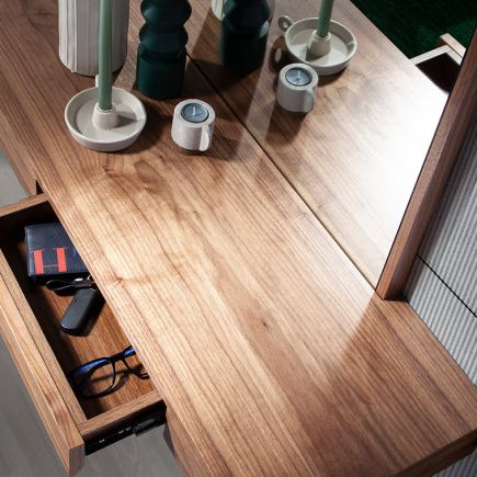 Imagen de Detalle Mueble Recibidor en Nogal ‘Draco’