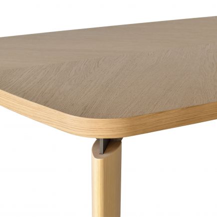 Imagen de Detalle Sobre Mesa de Comedor Madera ‘Fyra’