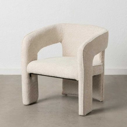 Foto en Ambiente Silla Beige con Reposabrazos ‘Yapa’