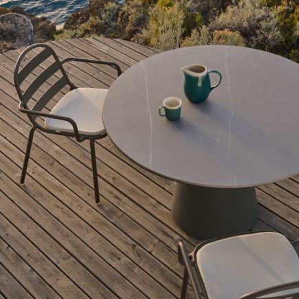 Foto en Ambiente Mesa de Exterior de Aluminio y Cerámico ‘Tudons’