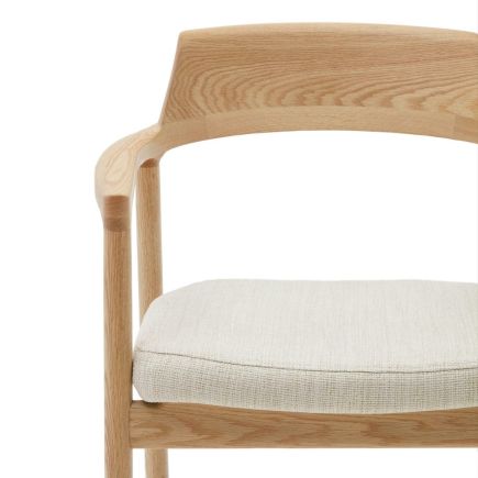 Imagen de Detalle Frontal Silla Comedor Madera de Roble Alocs