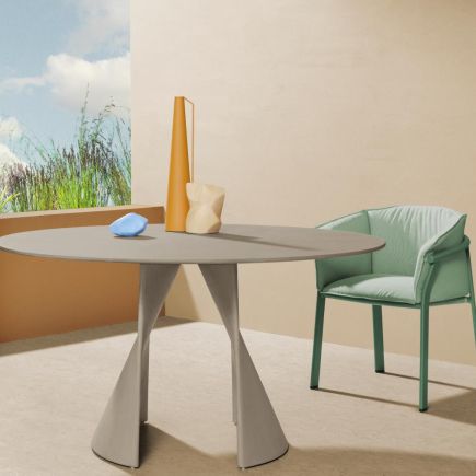 Foto en Ambiente Mesa de Comedor Redonda de Exterior ‘Anemos’ Beige