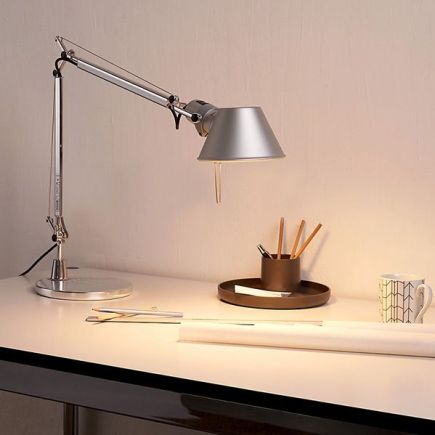 Foto en Ambiente Despacho Lámpara de Mesa ‘Tolomeo Mini LED’