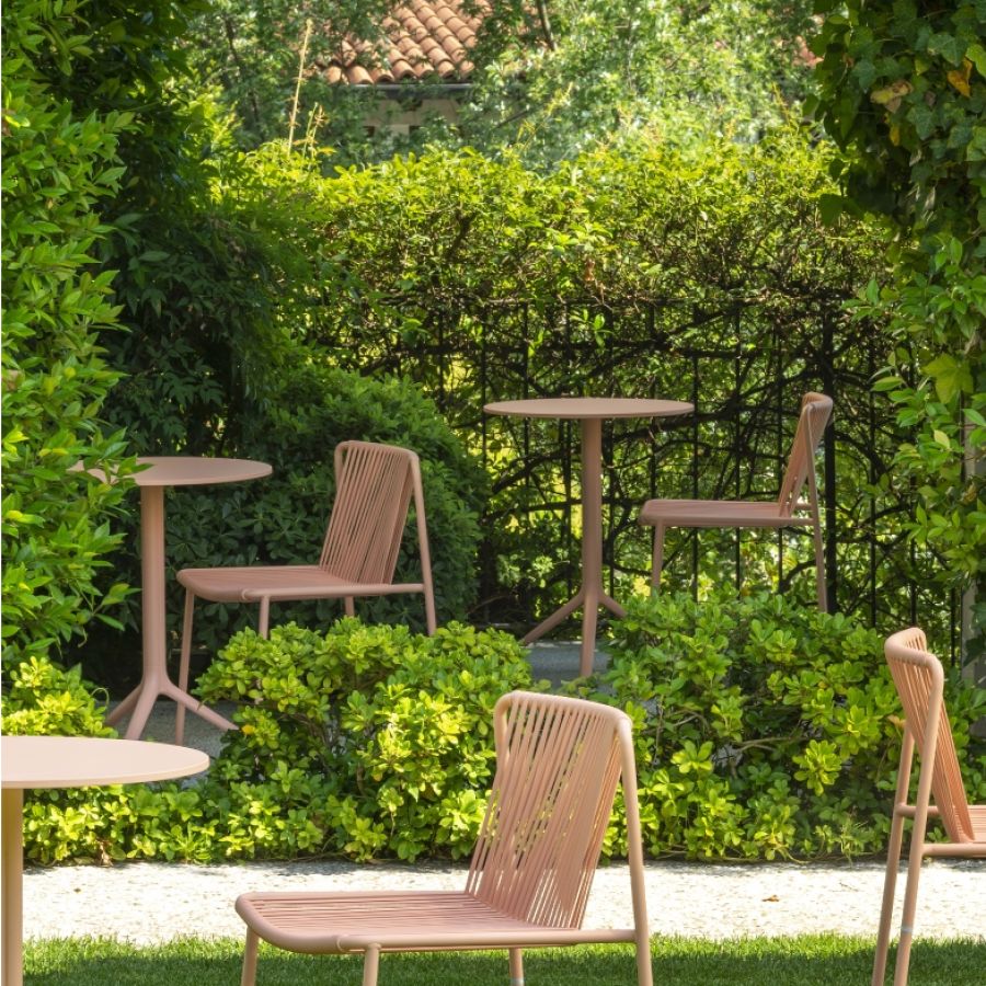 Elliot' Round Outdoor High Table