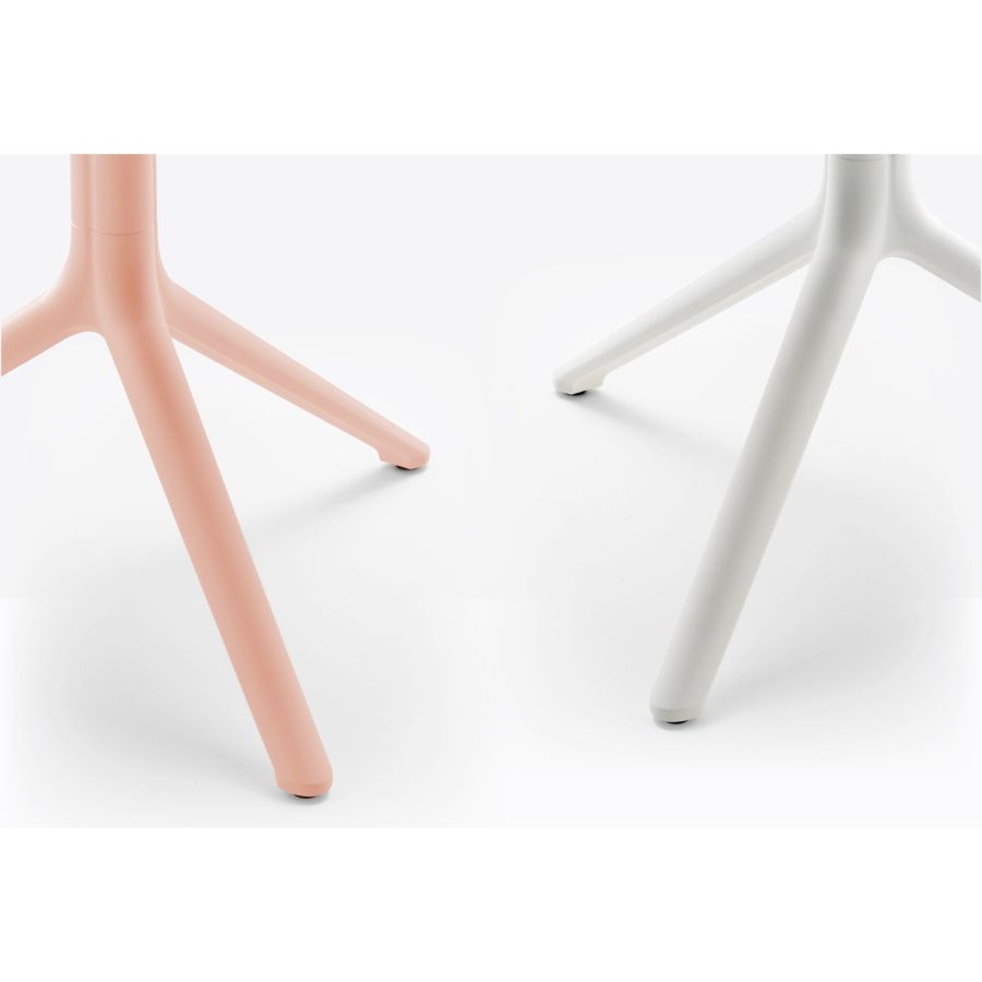 Elliot' Round Outdoor Table with 3 Legs