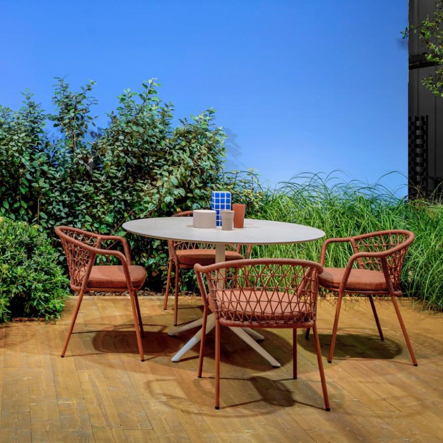 Elliot' Round Outdoor Table 4 Legs
