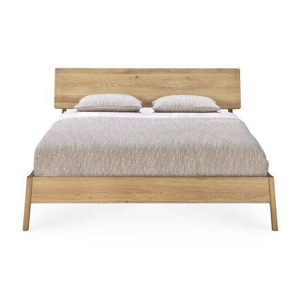 Vista Frontal Cama en Roble Air