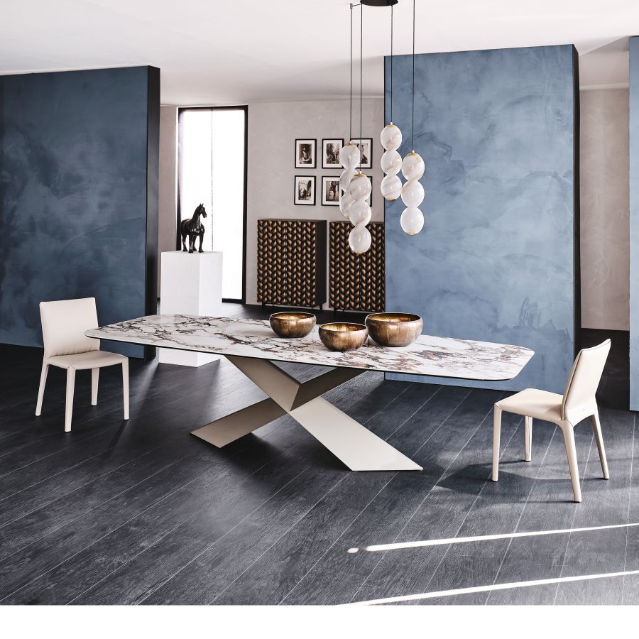 Keramik 'Tyron Sagonada' Dining Table