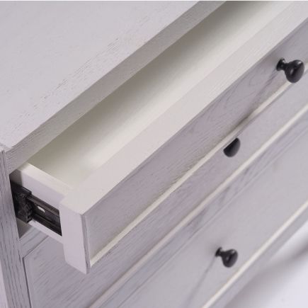 Imagen de Detalle Cómoda Blanca con 3 Cajones ‘Aguiar’