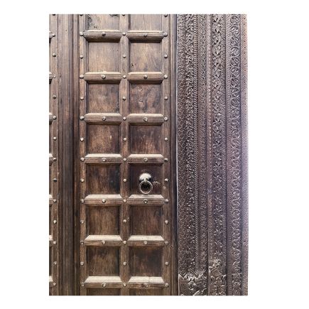 Detalle Lateral Puerta Antigua Tallada de Nogal ‘Hasdeo’