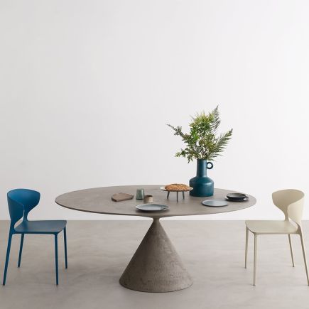 Foto en Ambiente Mesa Comedor Redonda Cementada Gris ‘Clay’