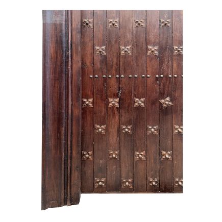 Detalle Inferior Izquierda Puerta Antigua Tallada de Teca ‘Kolang’