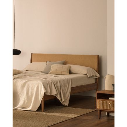 Foto Ambiente 1 Cama Madera de Nogal ‘Elan’