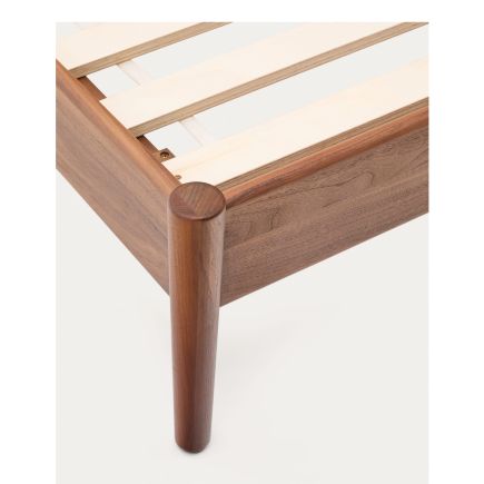 Detalle pata Cama Madera de Nogal ‘Elan’