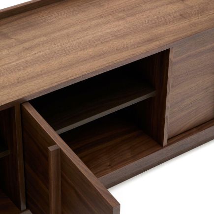Imagen de Detalle Estante Mueble TV Chapa de Nogal ‘Onix’